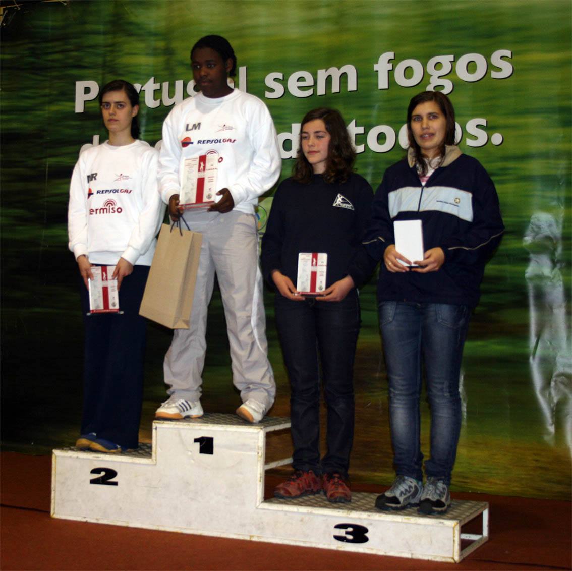 - CAMPEÃO NACIONAL DE JUNIORES DE FLORETE FEM (individual) - Lucília Mendes